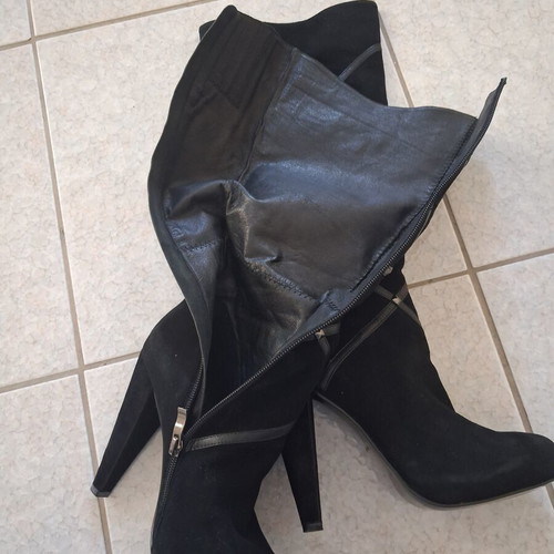 Laura Biagiotti leather boots size 37 like new, black, knee-high with zipper