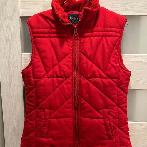 Stenso Aveo Lady white softshell vest XXXL and City Life red quilted vest M