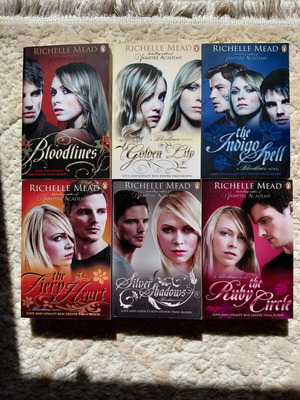 Richelle Mead Bloodlines book set, English
