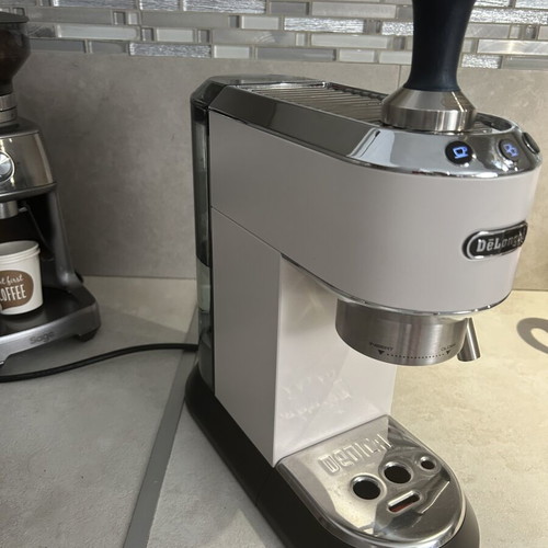 DeLonghi Dedica EC685 espresso machine