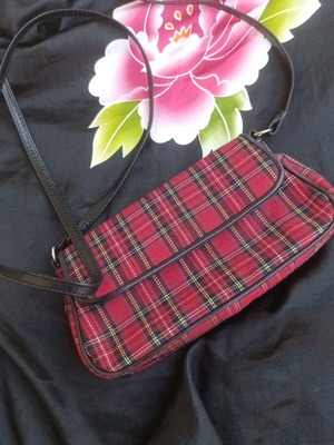 Small checked crossbody bag used, black and red