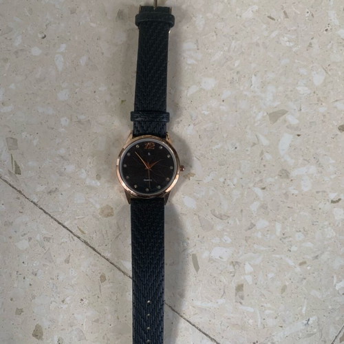 Watch like new black leather with rose gold detailing