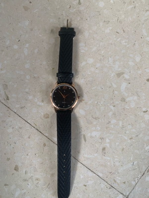Watch like new black leather with rose gold detailing