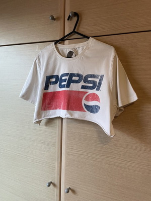 Pepsi Oversized Crop T-shirt medium, like new, white