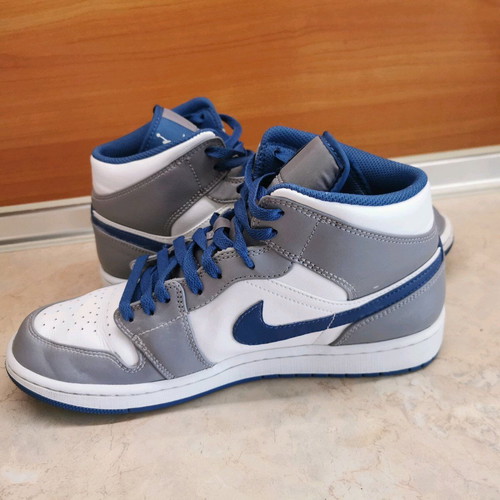 Air Jordan 1 Mid True Blue size 44 like new