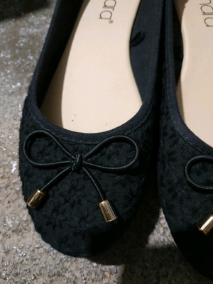 Ballerinas new with bow and gold details, size 39.5