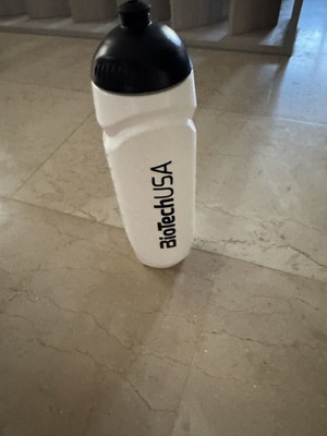 Biotech 750ml bottle like new