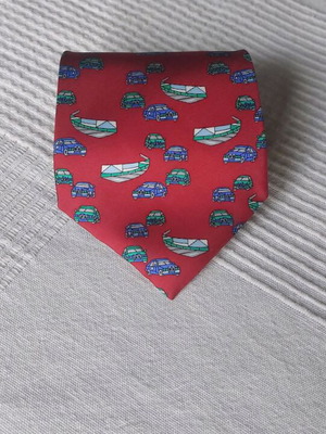 Tie red with pattern like new