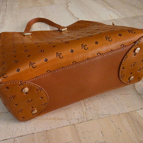 Axel bag