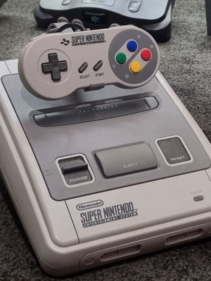 3D Printed Βάση Κονσόλας και Χειριστηρίου με Cable Management για SNES καινούργια