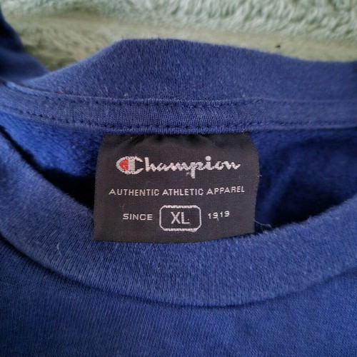 Champion sweatshirt without hood like new, size XL, blue
