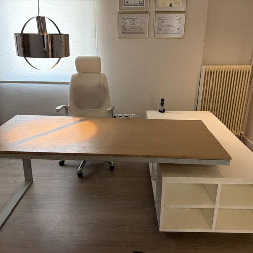 Corner desk 2.17x1.63 m white lacquer with white leather chair like new