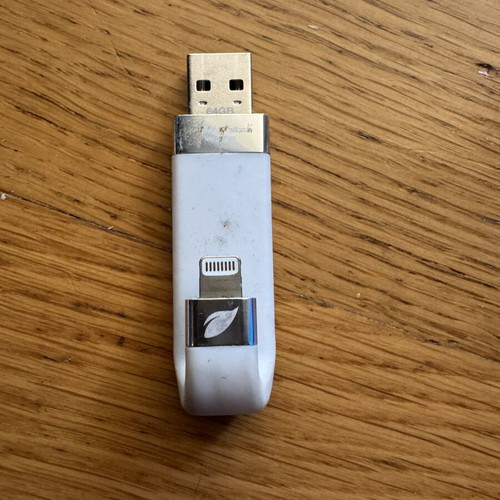 Leef iBRIDGE 64GB White Edition like new for iPhone and iPad