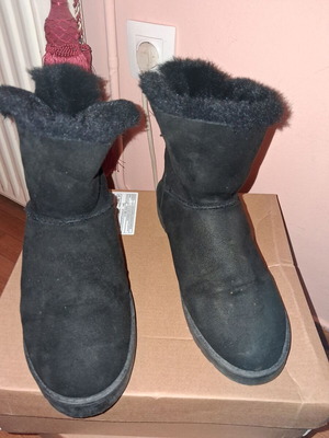 Women's fur boots used, size 39, black with bow detail