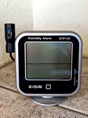 Digital Humidity and Temperature Alarm Device new