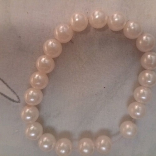 Bracelet with large pearls used, like new