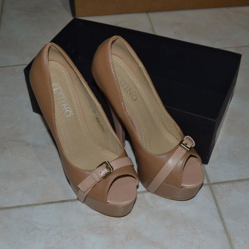 Palatino high peep toe pumps like new, brown beige