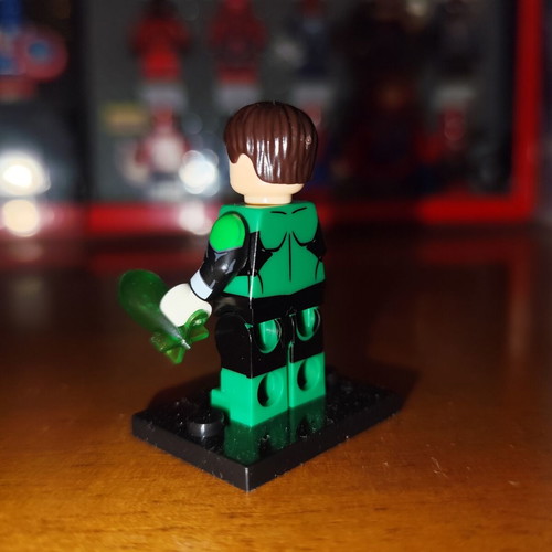 Green Lantern minifigure like new, comic accurate with accessories