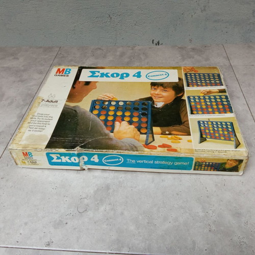 Score 4 collectible board game used, MB 1980s edition, moderate condition