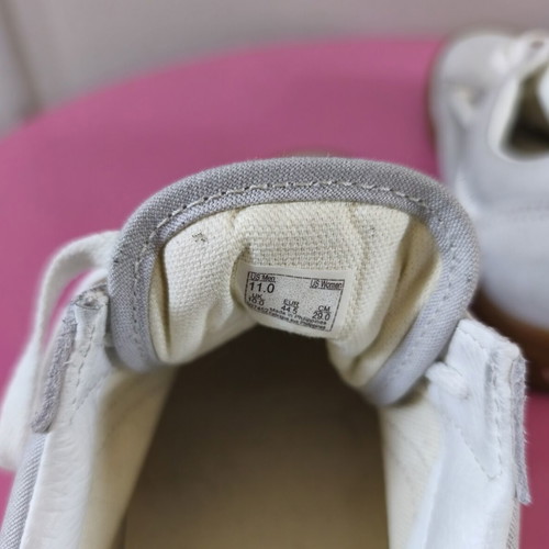 Vans sneakers beige with gum sole like new, size 44.5