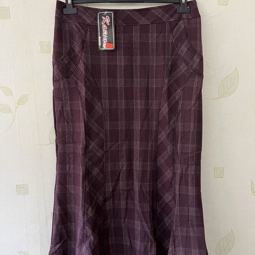 A-Style skirt new with checkered pattern and back zipper