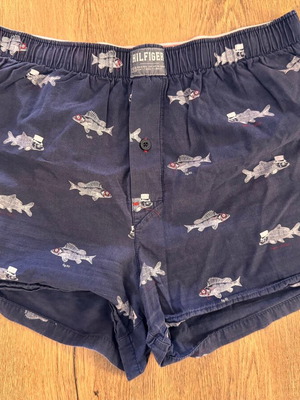 Σορτσάκι Tommy Hilfiger μεταχειρισμένο με καρχαρίες, μέγεθος S, άσπρο και μπλε
