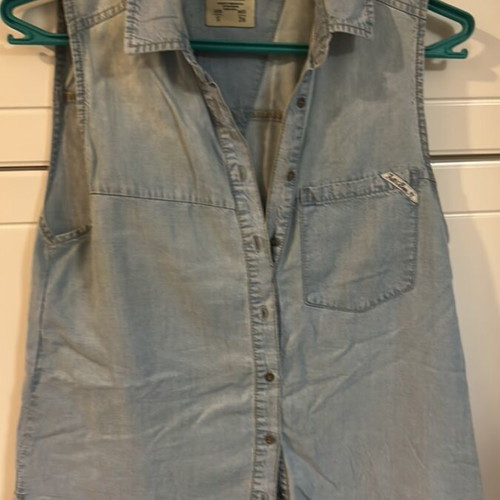 Women's sleeveless denim shirt Pull & Bear used, size S