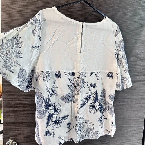 Anel white blouse with blue floral pattern and lace, size S