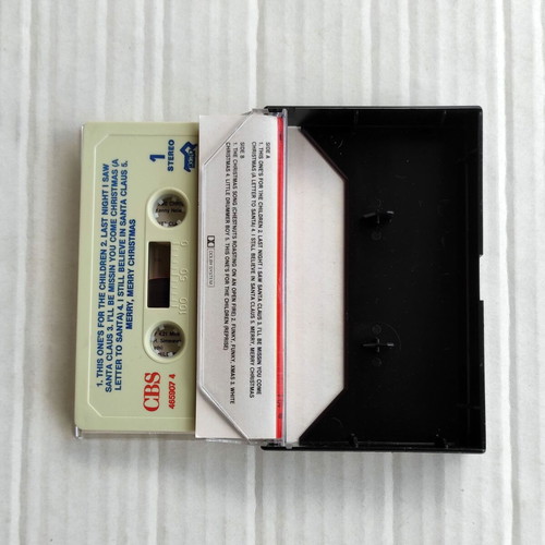 New Kids on the Block Merry Merry Christmas cassette tape like new, pop