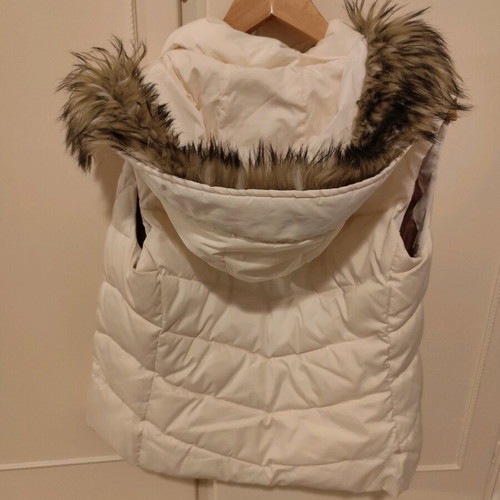 Gap sleeveless vest with detachable hood and fur like new, size M
