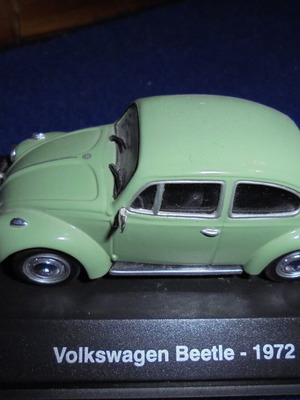 Μινιατούρα αυτοκίνητο Volkswagen Beetle 1972 καινούργιο, πράσινο λαχανί 1:43