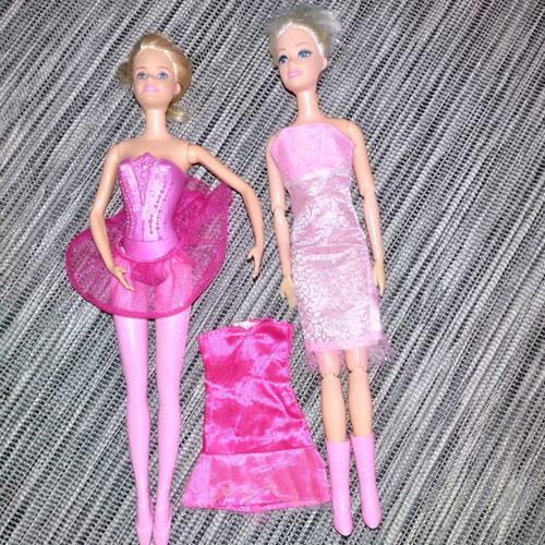 Barbie dancer used with gift doll and two dresses