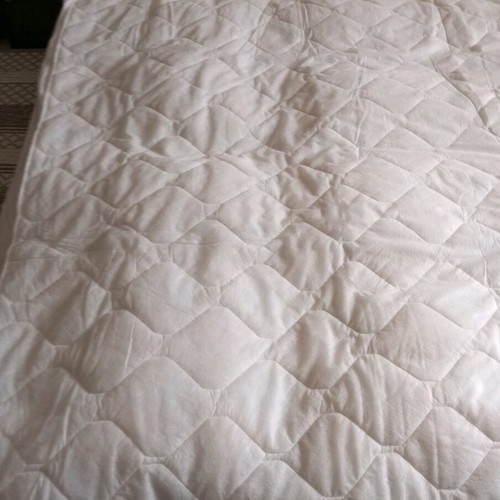 Mattress cover for single bed 2.00-1.03 white quilted like new
