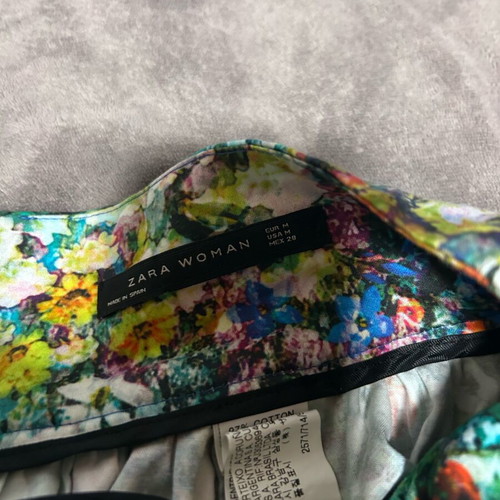 Mini floral skirt Zara like new, multicolor
