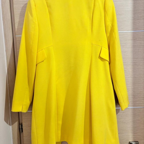 Stradivarius yellow coat used with almost 3/4 sleeve