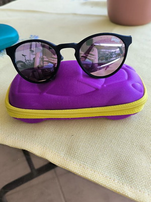Superdry Sunglasses for Elementary Girl like new, black multicolor