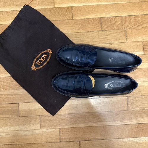 Tod's shoes like new, blue patent leather, size 40