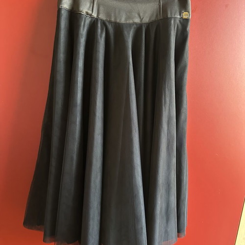 BSB Collection black midi skirt size S like new with tulle