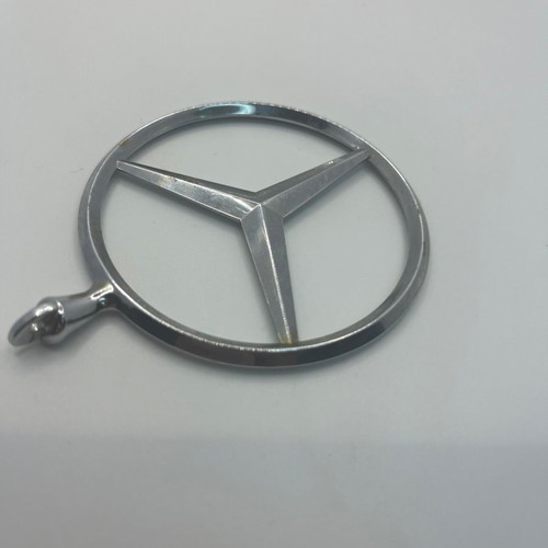 Mercedes emblem used, genuine clip-on, diameter 7.5cm