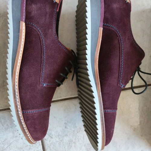 Unisex suede shoes Ted Baker new, size 41, maroon with blue laces