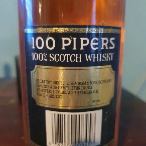 100 Pipers whisky 1980 sealed with glass like new