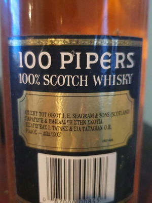 100 Pipers whisky 1980 sealed with glass like new