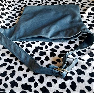 Ιταλική δερμάτινη τσάντα σε χρώμα ραφ-τζην. Πολυμορφικη και μινιμαλ.