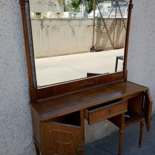Antique vanity used with mirror