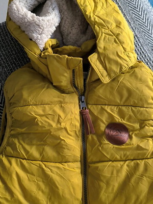 H&M sleeveless jacket used with hood for 8-10 years yellow
