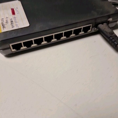 3Com switch 8-port network used