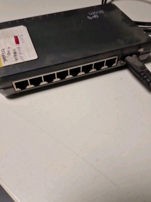 3Com switch 8-port network used