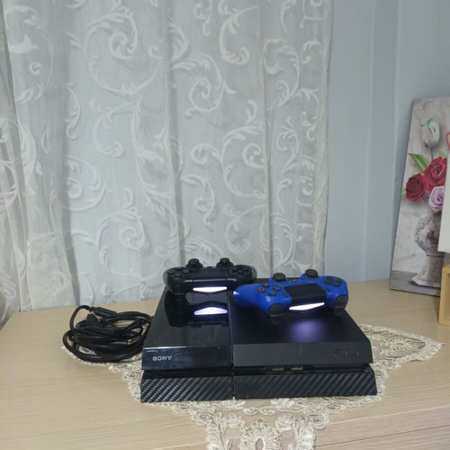 PlayStation 4 console used, 500GB storage