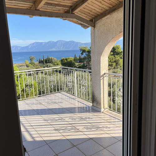 Detached house in Loukisia with sea view, garden and fireplace