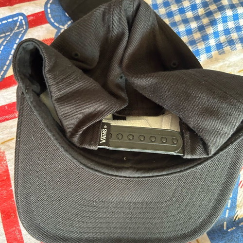 Vans authentic hat like new, size S